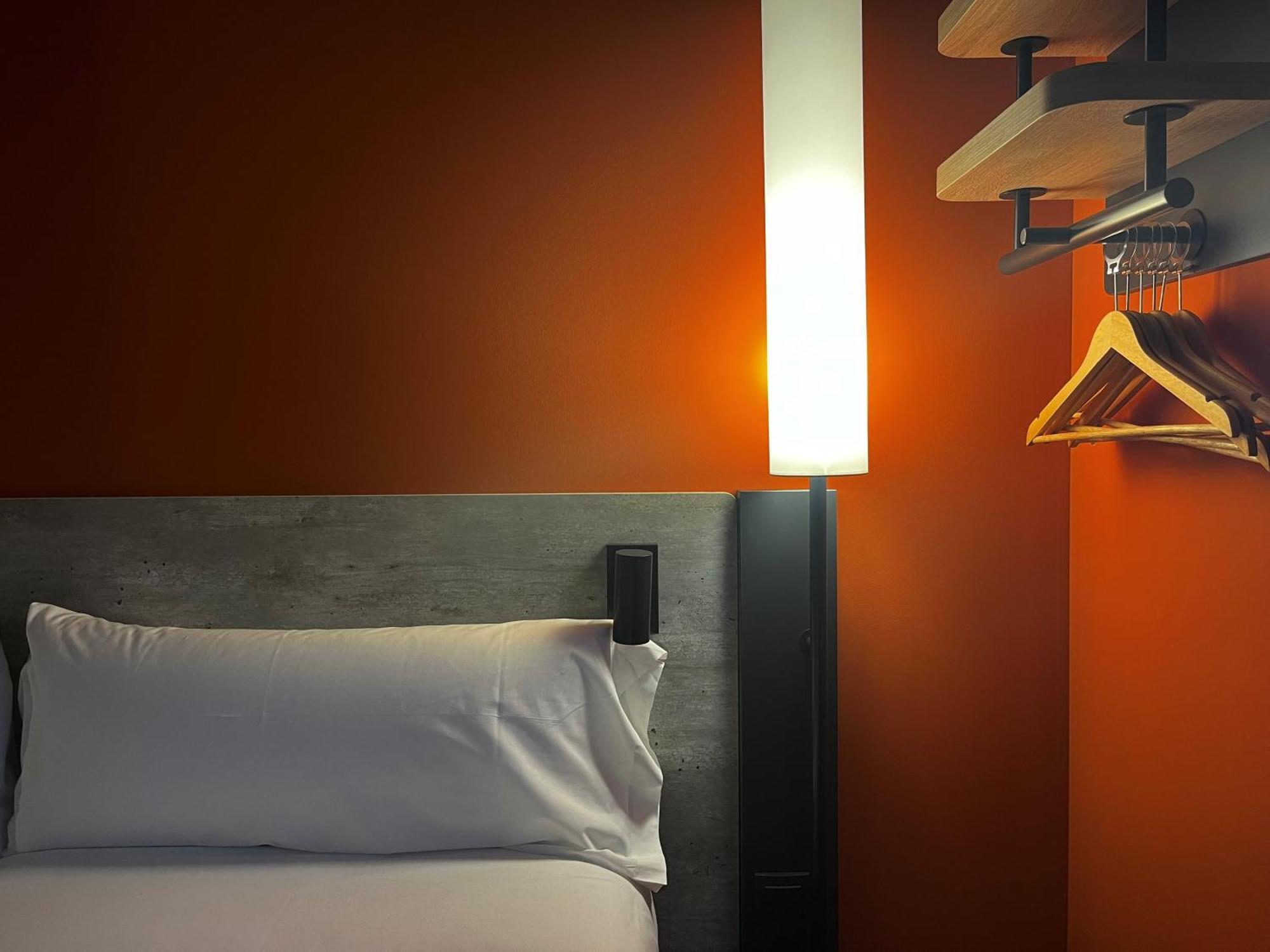 Ibis Budget Madrid Aeropuerto Extérieur photo