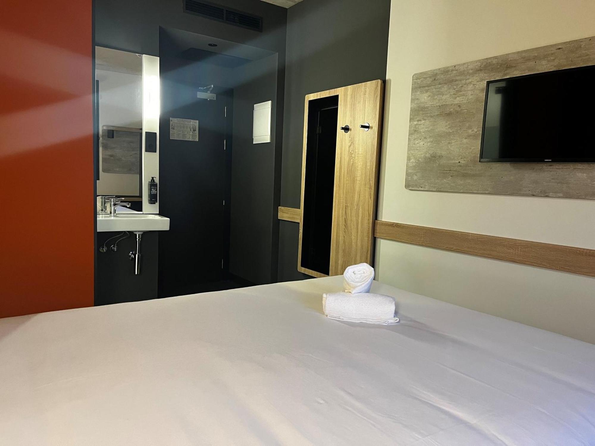 Ibis Budget Madrid Aeropuerto Extérieur photo