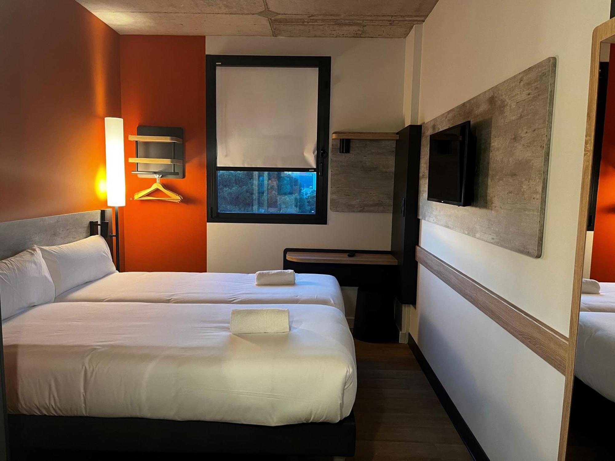 Ibis Budget Madrid Aeropuerto Extérieur photo