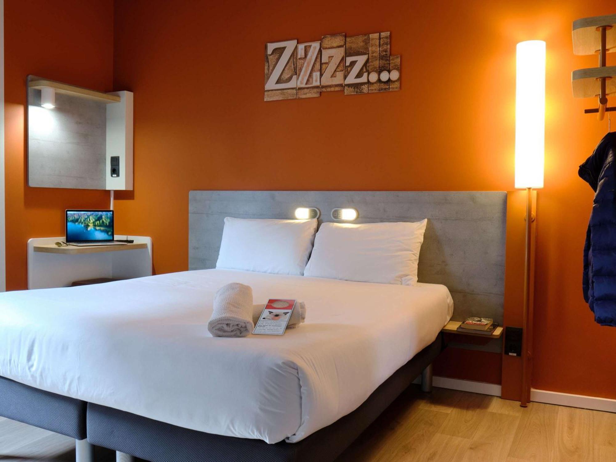 Ibis Budget Madrid Aeropuerto Extérieur photo