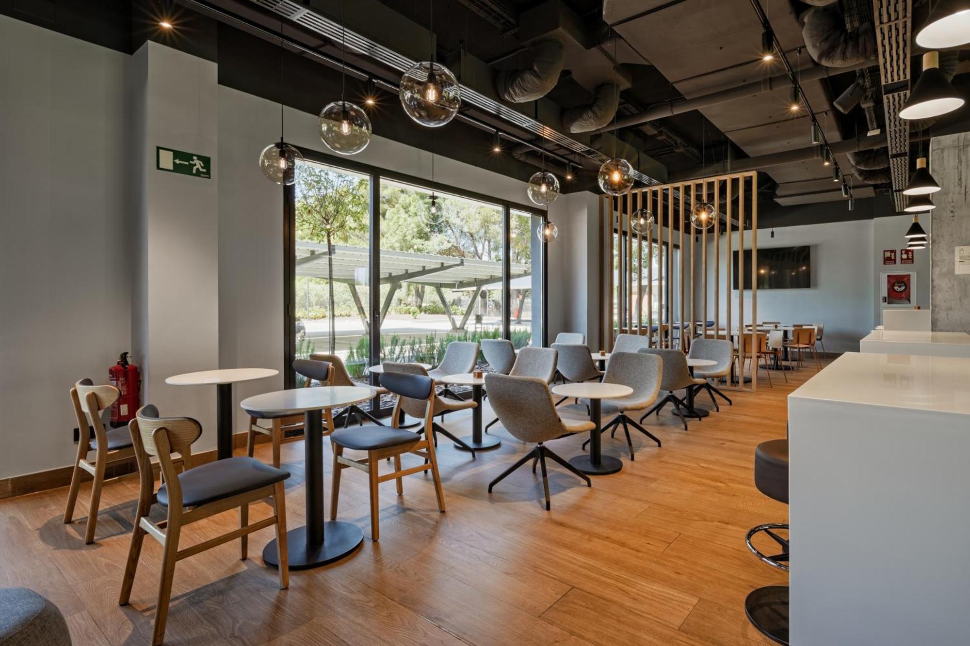Ibis Budget Madrid Aeropuerto Extérieur photo
